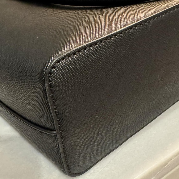 Aldo black tote purse with chain tassel like new LARGE - Picture 9 of 13